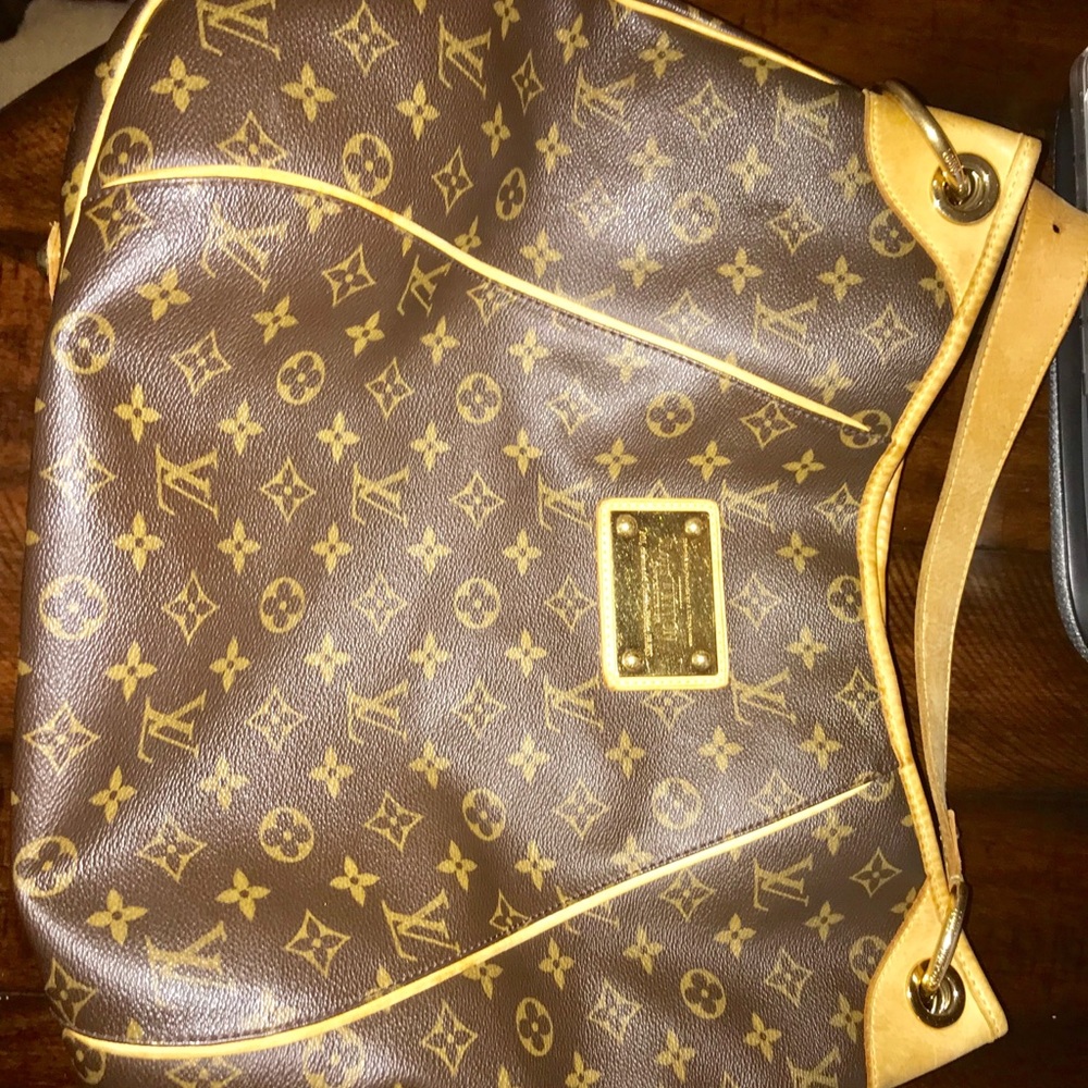 Louis Vuitton Galliera GM- discontinued bag - Picture 7 of 13
